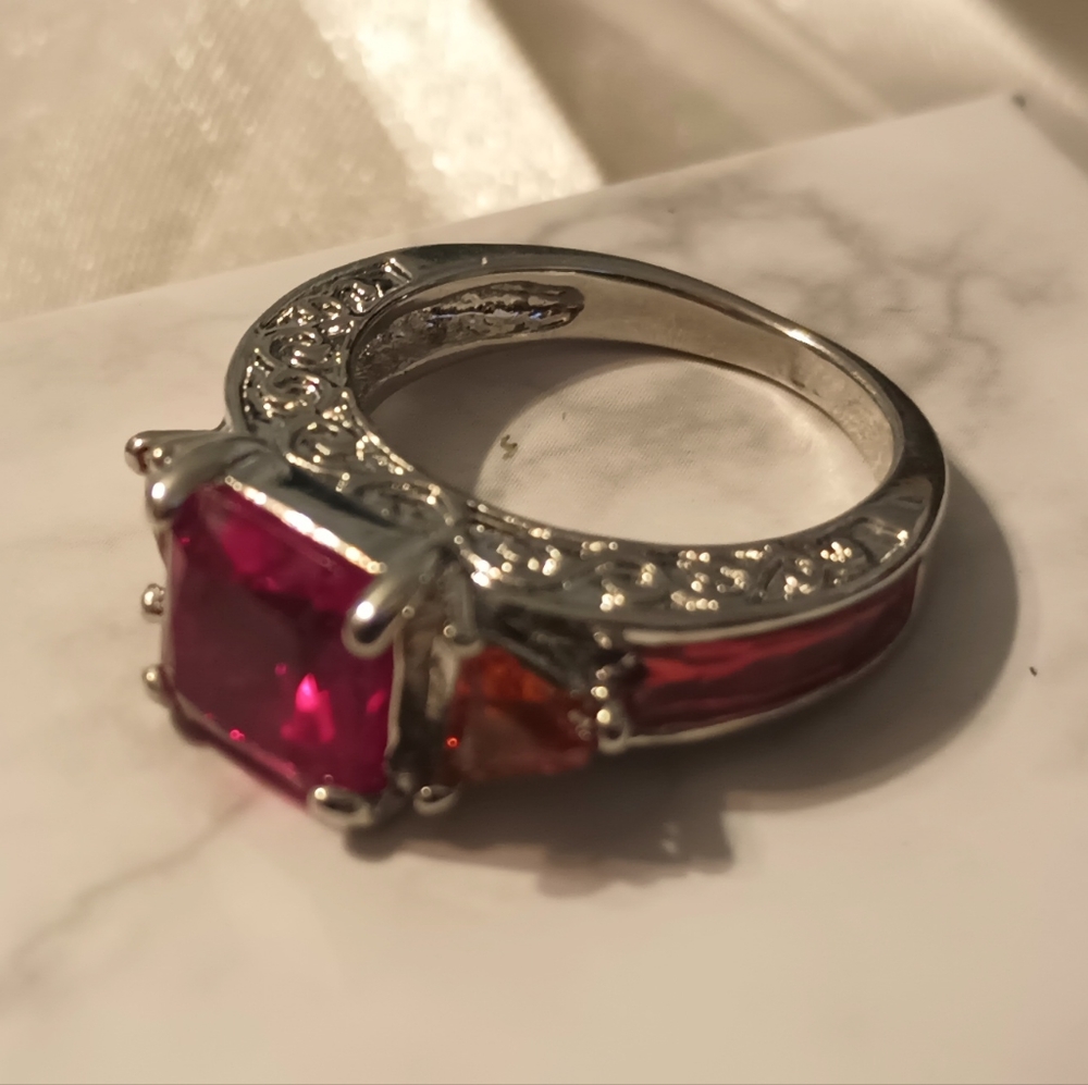🎄Unique Red Zircon Stone Ring - Picture 6 of 17